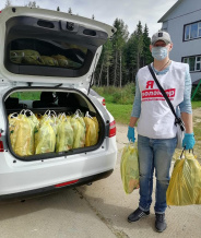 В поселениях Нижневартовского района волонтеры доставляют продуктовые наборы  